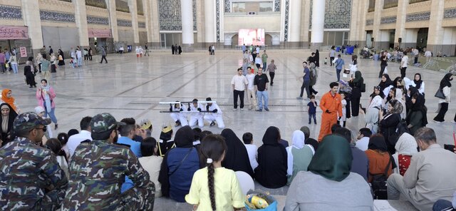 گشت‌وگذار در نمایشگاه کتاب