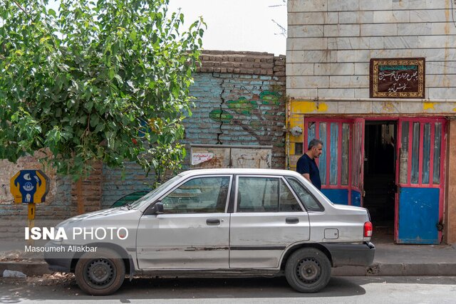 این رسمِ کار کردن برای مردم نیست!